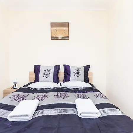 Kordeckiego By Renters 公寓